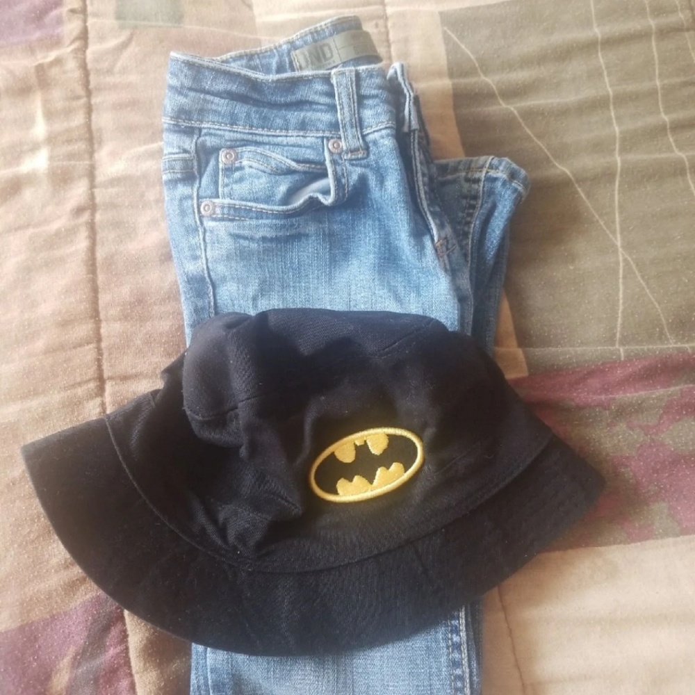 Girls size 7 slim jeans plus batman hat